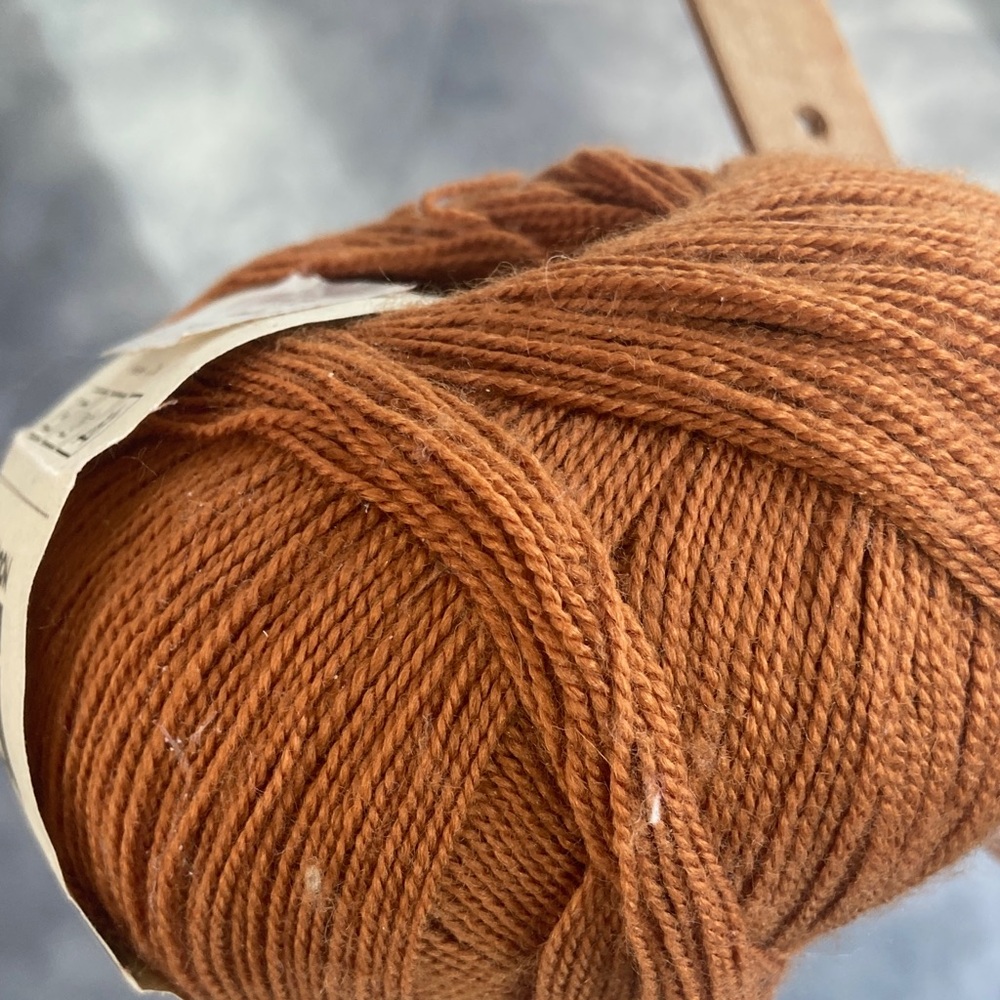 JUNIPER MOON FARM Findley Yarn - Rich Brown 50% merino 50% silk - Picture 8 of 8